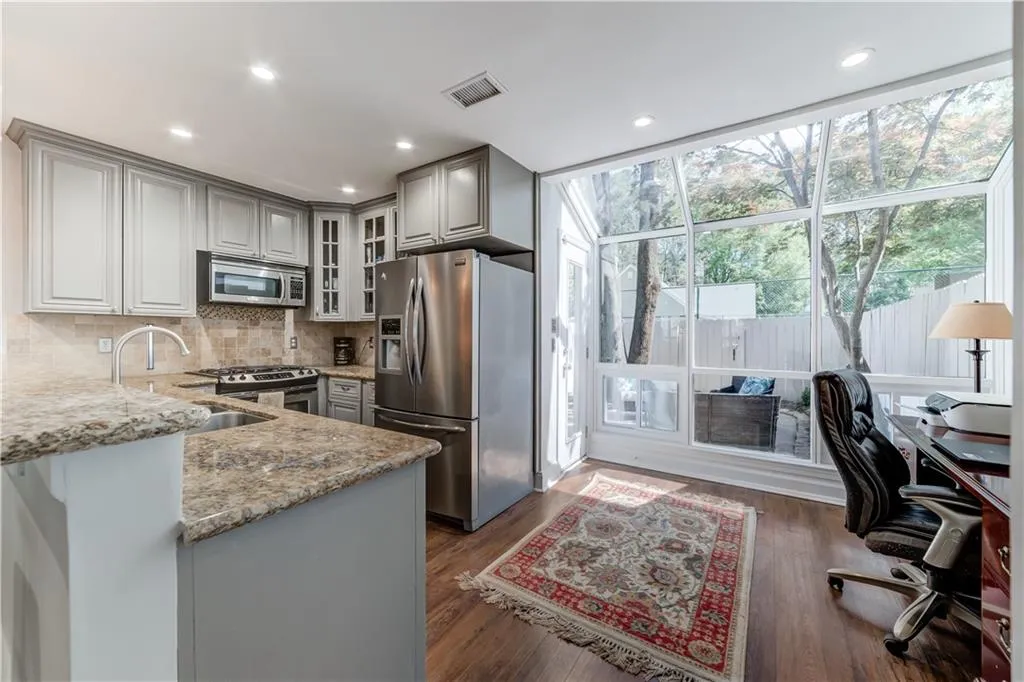 95 Mount Vernon Circle, Atlanta, Georgia 30338, 2 Bedrooms Bedrooms, ,2 BathroomsBathrooms,Residential,Sold,95 Mount Vernon Circle,6868201