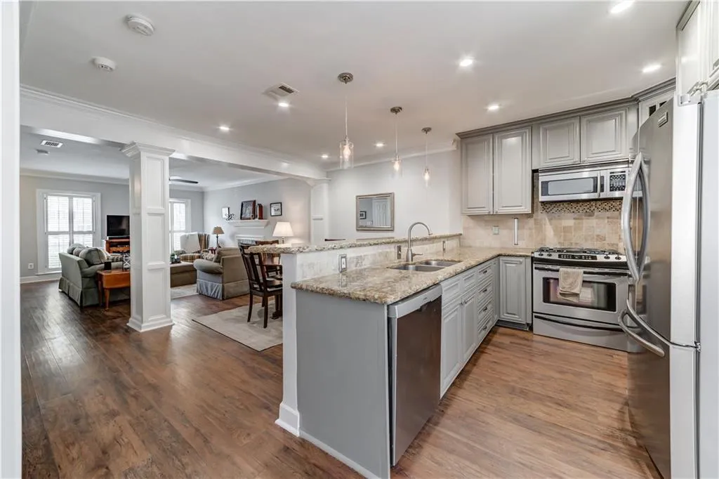 95 Mount Vernon Circle, Atlanta, Georgia 30338, 2 Bedrooms Bedrooms, ,2 BathroomsBathrooms,Residential,Sold,95 Mount Vernon Circle,6868201