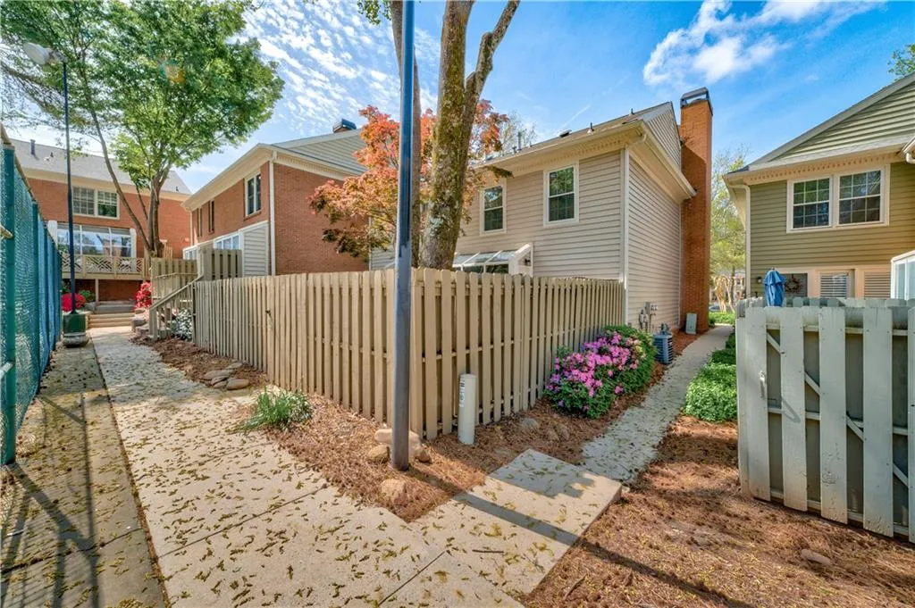 95 Mount Vernon Circle, Atlanta, Georgia 30338, 2 Bedrooms Bedrooms, ,2 BathroomsBathrooms,Residential,Sold,95 Mount Vernon Circle,6868201