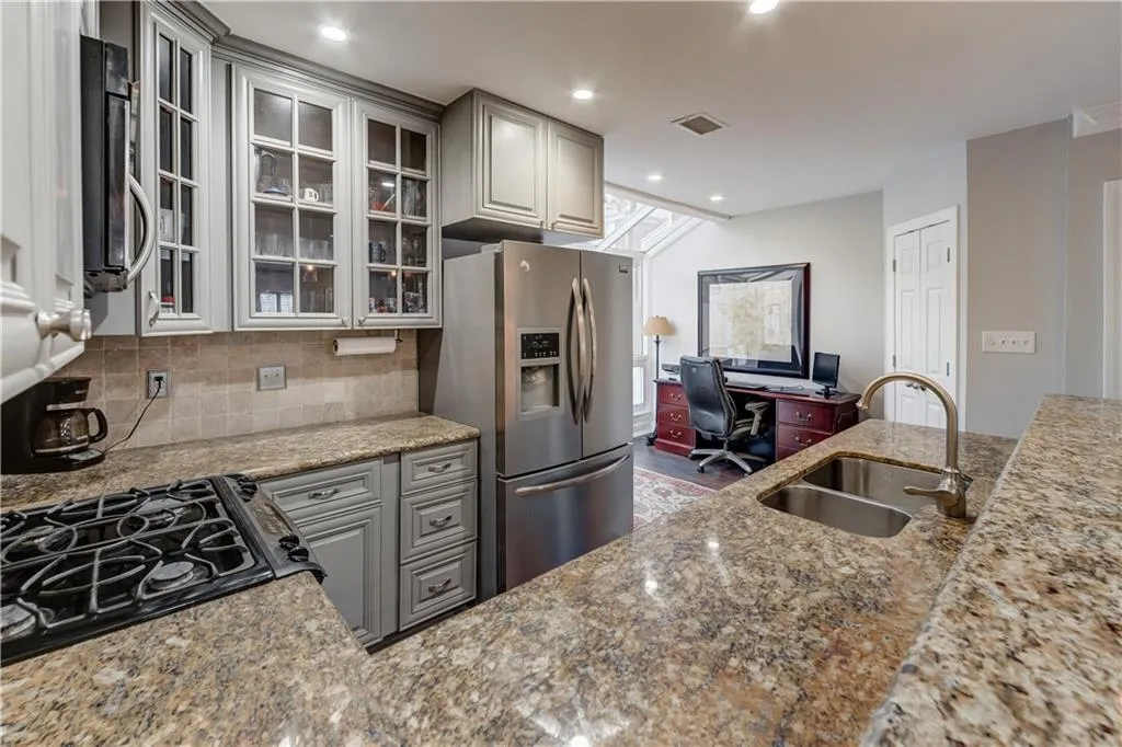 95 Mount Vernon Circle, Atlanta, Georgia 30338, 2 Bedrooms Bedrooms, ,2 BathroomsBathrooms,Residential,Sold,95 Mount Vernon Circle,6868201