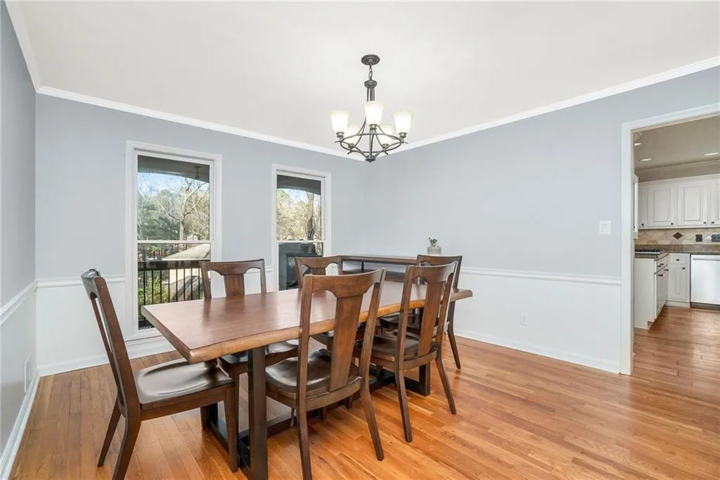 7105 Hunters Branch Drive, Sandy Springs, Georgia 30328, 5 Bedrooms Bedrooms, ,3 BathroomsBathrooms,Residential,Sold,7105 Hunters Branch Drive,6983768