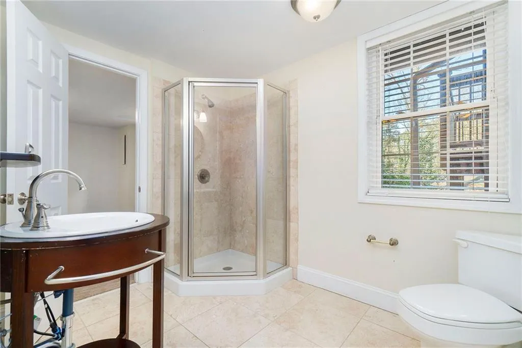 7105 Hunters Branch Drive, Sandy Springs, Georgia 30328, 5 Bedrooms Bedrooms, ,3 BathroomsBathrooms,Residential,Sold,7105 Hunters Branch Drive,6983768
