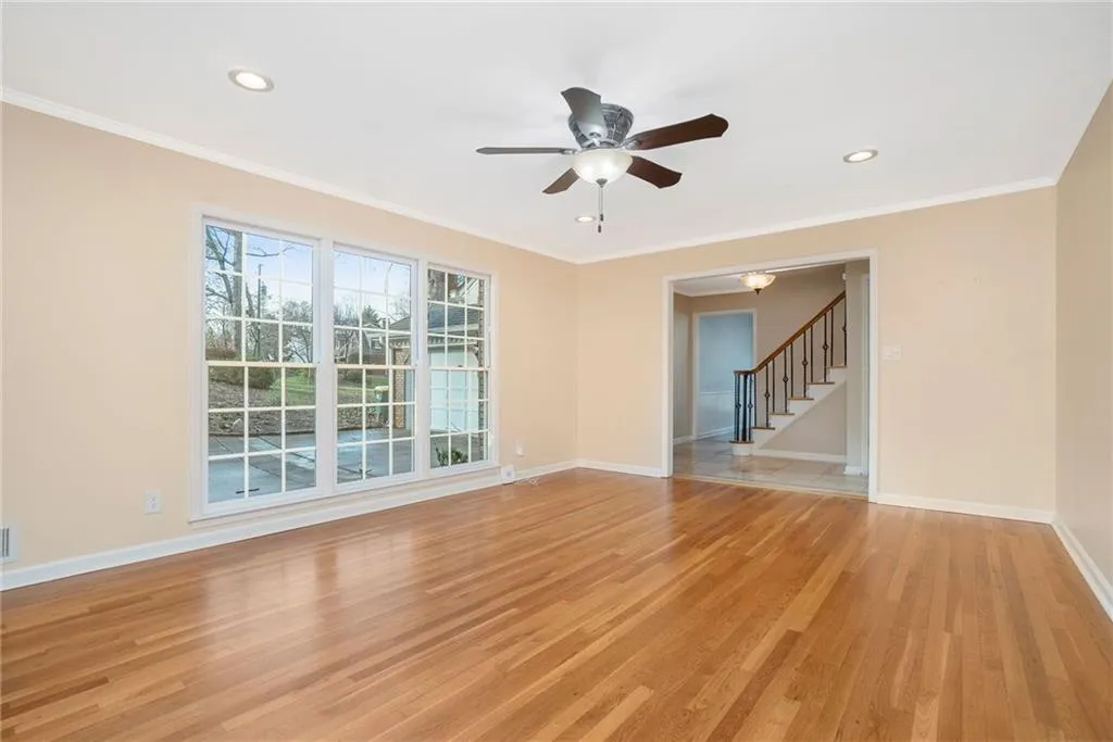 7105 Hunters Branch Drive, Sandy Springs, Georgia 30328, 5 Bedrooms Bedrooms, ,3 BathroomsBathrooms,Residential,Sold,7105 Hunters Branch Drive,6983768