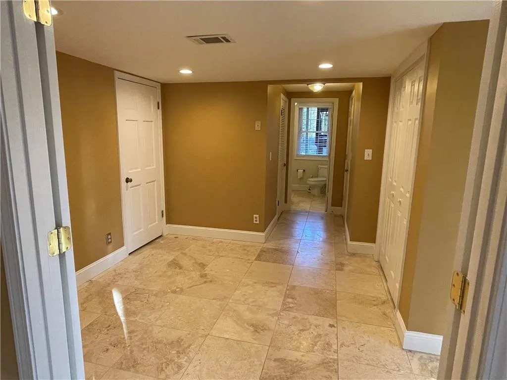 7105 Hunters Branch Drive, Sandy Springs, Georgia 30328, 5 Bedrooms Bedrooms, ,3 BathroomsBathrooms,Residential,Sold,7105 Hunters Branch Drive,6983768