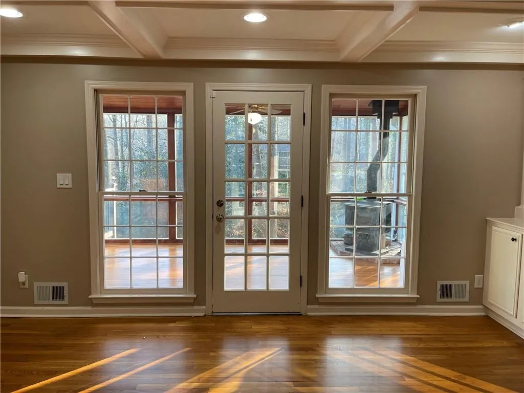 7105 Hunters Branch Drive, Sandy Springs, Georgia 30328, 5 Bedrooms Bedrooms, ,3 BathroomsBathrooms,Residential,Sold,7105 Hunters Branch Drive,6983768