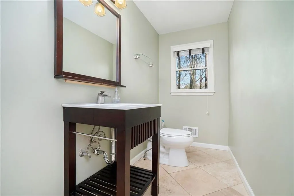 7105 Hunters Branch Drive, Sandy Springs, Georgia 30328, 5 Bedrooms Bedrooms, ,3 BathroomsBathrooms,Residential,Sold,7105 Hunters Branch Drive,6983768