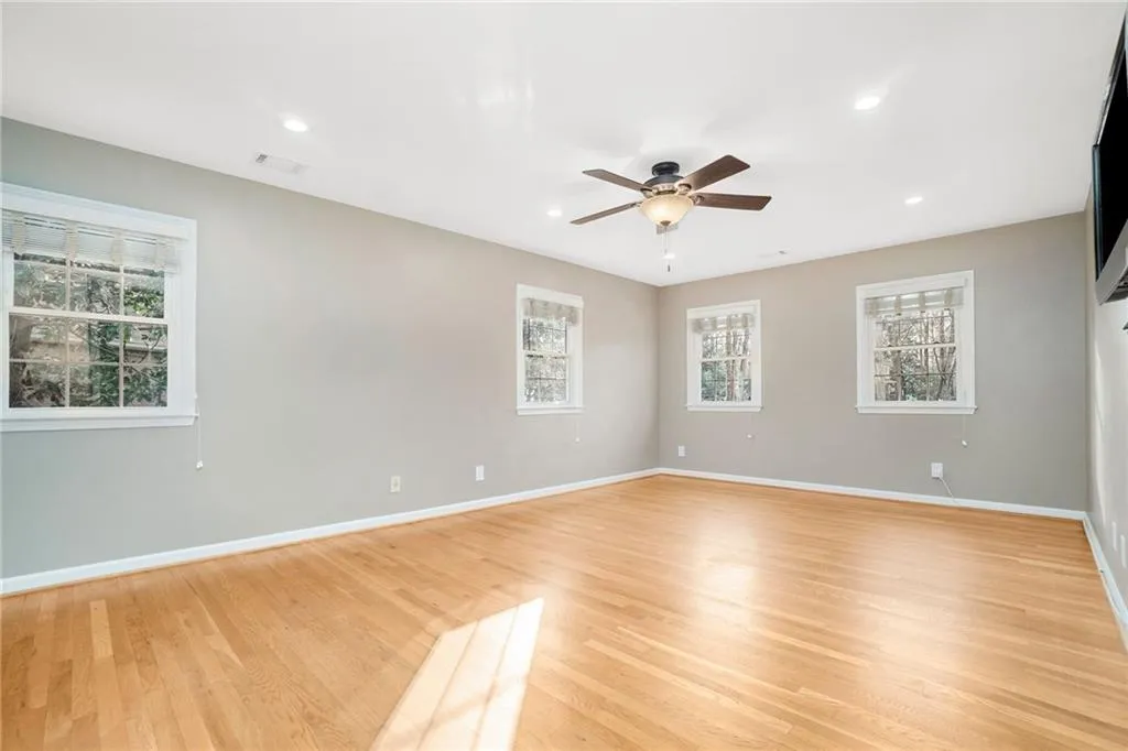 7105 Hunters Branch Drive, Sandy Springs, Georgia 30328, 5 Bedrooms Bedrooms, ,3 BathroomsBathrooms,Residential,Sold,7105 Hunters Branch Drive,6983768