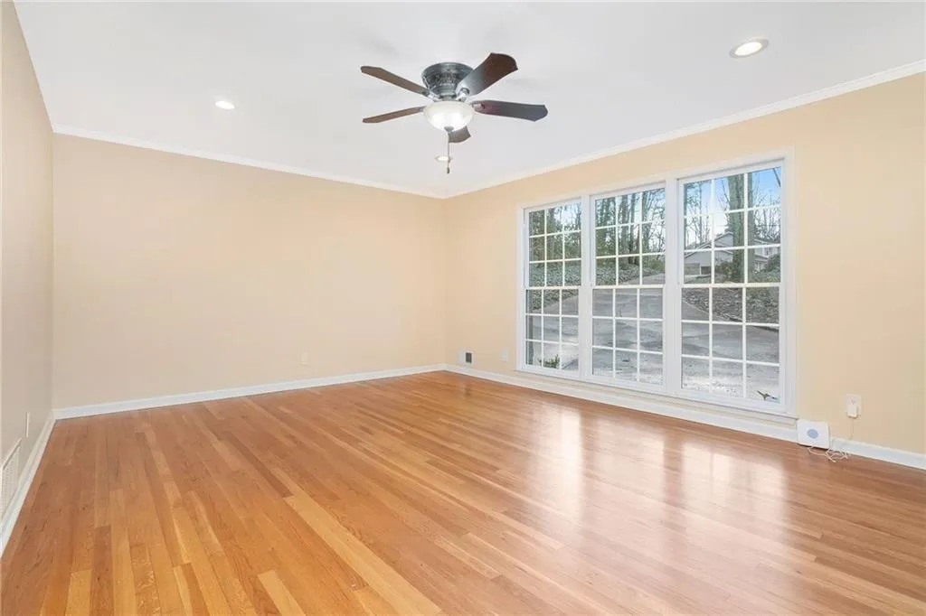 7105 Hunters Branch Drive, Sandy Springs, Georgia 30328, 5 Bedrooms Bedrooms, ,3 BathroomsBathrooms,Residential,Sold,7105 Hunters Branch Drive,6983768