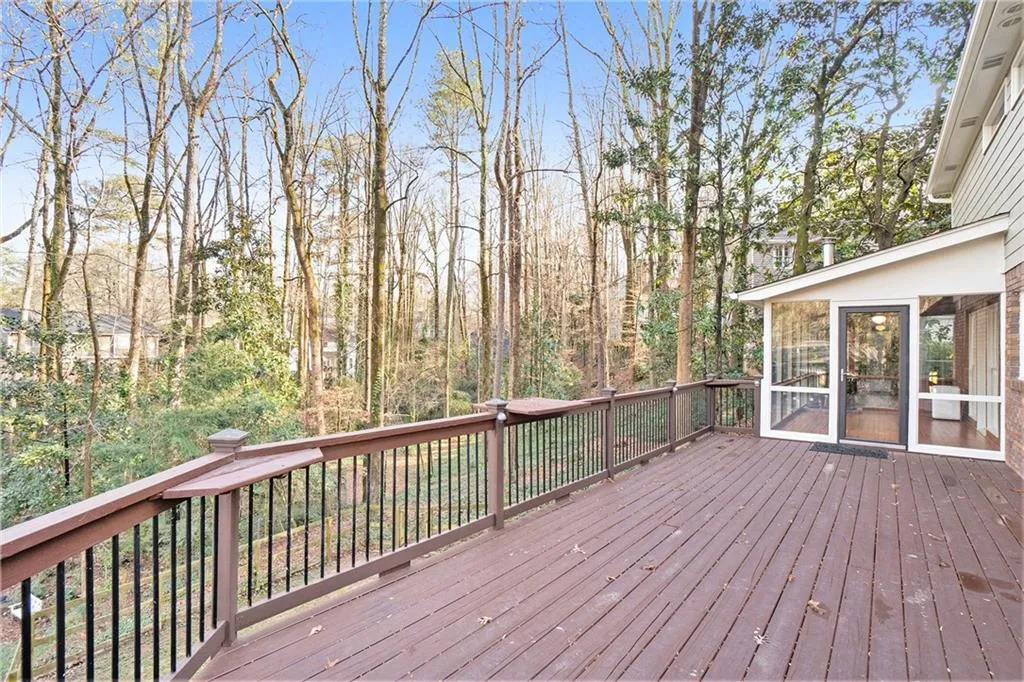 7105 Hunters Branch Drive, Sandy Springs, Georgia 30328, 5 Bedrooms Bedrooms, ,3 BathroomsBathrooms,Residential,Sold,7105 Hunters Branch Drive,6983768