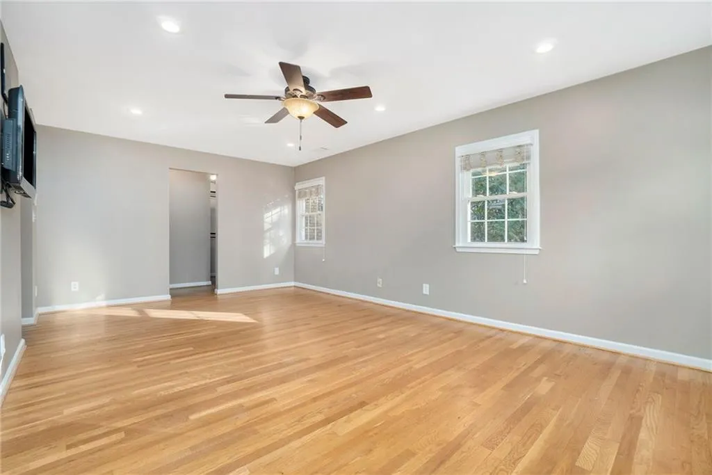 7105 Hunters Branch Drive, Sandy Springs, Georgia 30328, 5 Bedrooms Bedrooms, ,3 BathroomsBathrooms,Residential,Sold,7105 Hunters Branch Drive,6983768