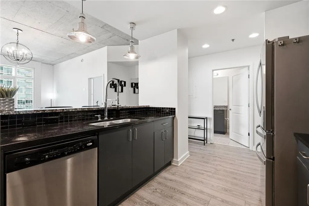 250 Pharr Road Ne Unit 1005, Atlanta, Georgia 30305, 2 Bedrooms Bedrooms, 0 ,2 BathroomsBathrooms,Residential,For Sale,250 Pharr Road Ne Unit 1005,7805907