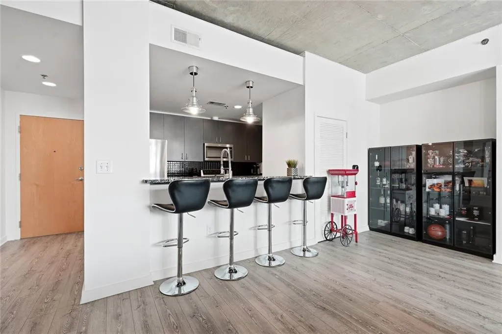 250 Pharr Road Ne Unit 1005, Atlanta, Georgia 30305, 2 Bedrooms Bedrooms, 0 ,2 BathroomsBathrooms,Residential,For Sale,250 Pharr Road Ne Unit 1005,7805907