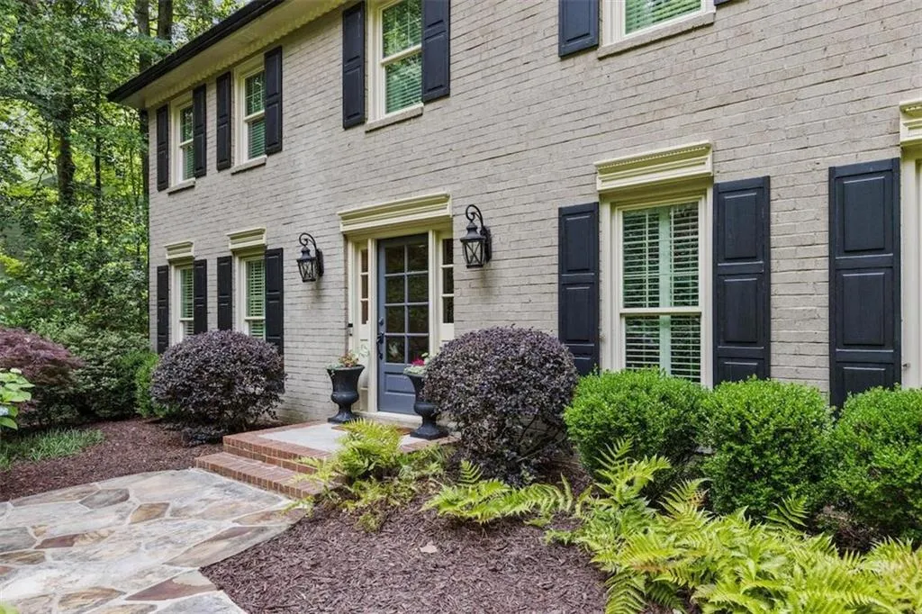 960 Lost Forest Drive, Sandy Springs, Georgia 30328, 6 Bedrooms Bedrooms, ,3 BathroomsBathrooms,Residential,For Sale,960 Lost Forest Drive,7582107