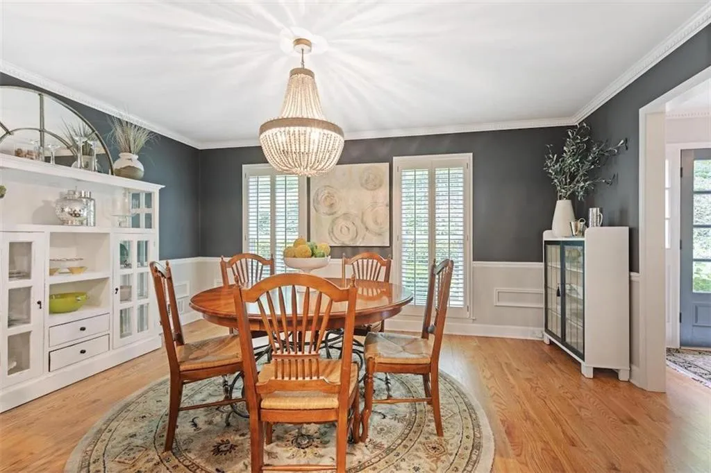 960 Lost Forest Drive, Sandy Springs, Georgia 30328, 6 Bedrooms Bedrooms, ,3 BathroomsBathrooms,Residential,For Sale,960 Lost Forest Drive,7582107