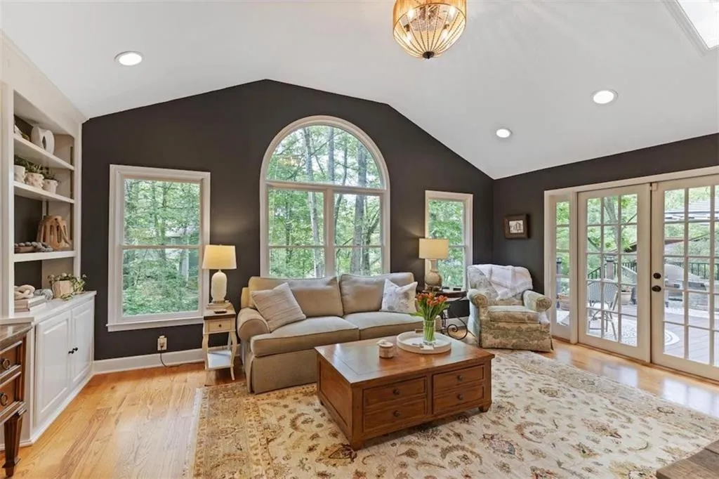 960 Lost Forest Drive, Sandy Springs, Georgia 30328, 6 Bedrooms Bedrooms, ,3 BathroomsBathrooms,Residential,For Sale,960 Lost Forest Drive,7582107