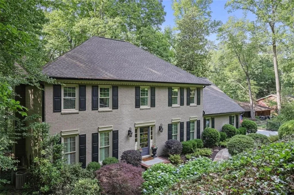 960 Lost Forest Drive, Sandy Springs, Georgia 30328, 6 Bedrooms Bedrooms, ,3 BathroomsBathrooms,Residential,For Sale,960 Lost Forest Drive,7582107