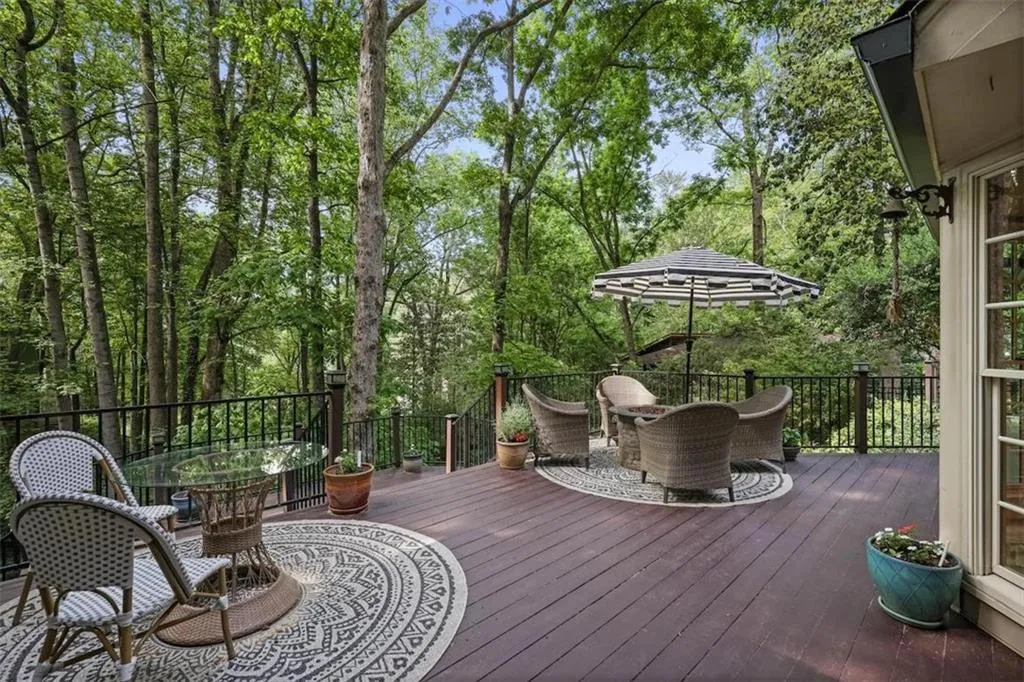 960 Lost Forest Drive, Sandy Springs, Georgia 30328, 6 Bedrooms Bedrooms, ,3 BathroomsBathrooms,Residential,For Sale,960 Lost Forest Drive,7582107