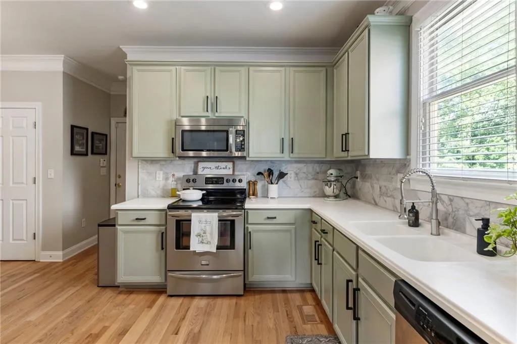 2134 Whittier Place Nw, Atlanta, Georgia 30318, 3 Bedrooms Bedrooms, ,2 BathroomsBathrooms,Residential,For Sale,2134 Whittier Place Nw,7617652