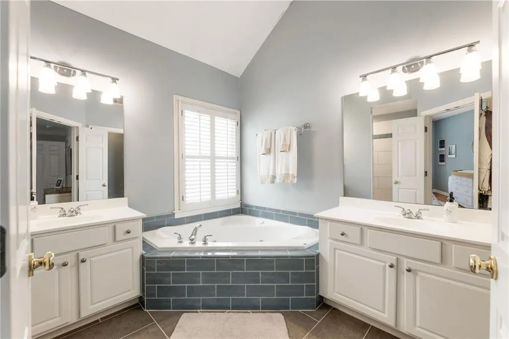 2134 Whittier Place Nw, Atlanta, Georgia 30318, 3 Bedrooms Bedrooms, ,2 BathroomsBathrooms,Residential,For Sale,2134 Whittier Place Nw,7617652