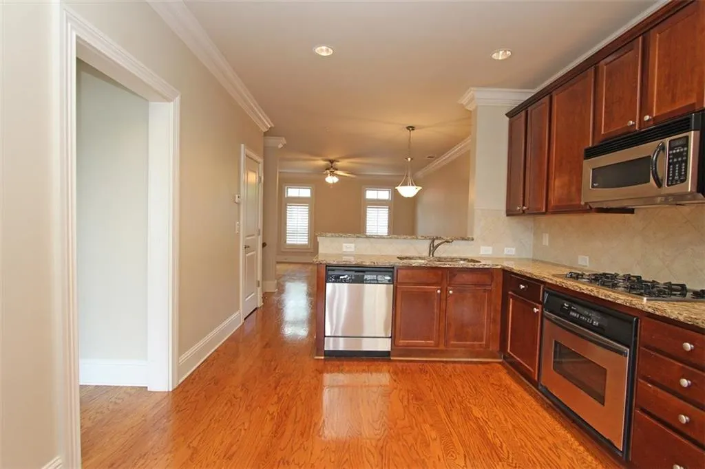 208 Le Gran Cove, Sandy Springs, Georgia 30328, 2 Bedrooms Bedrooms, ,2 BathroomsBathrooms,Residential,Sold,208 Le Gran Cove,5882766