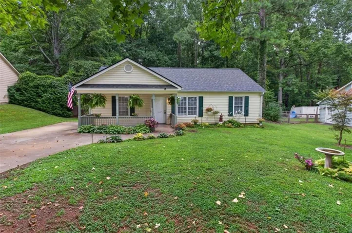 129 Whispering Pine Lane Ne, White, Georgia 30184
