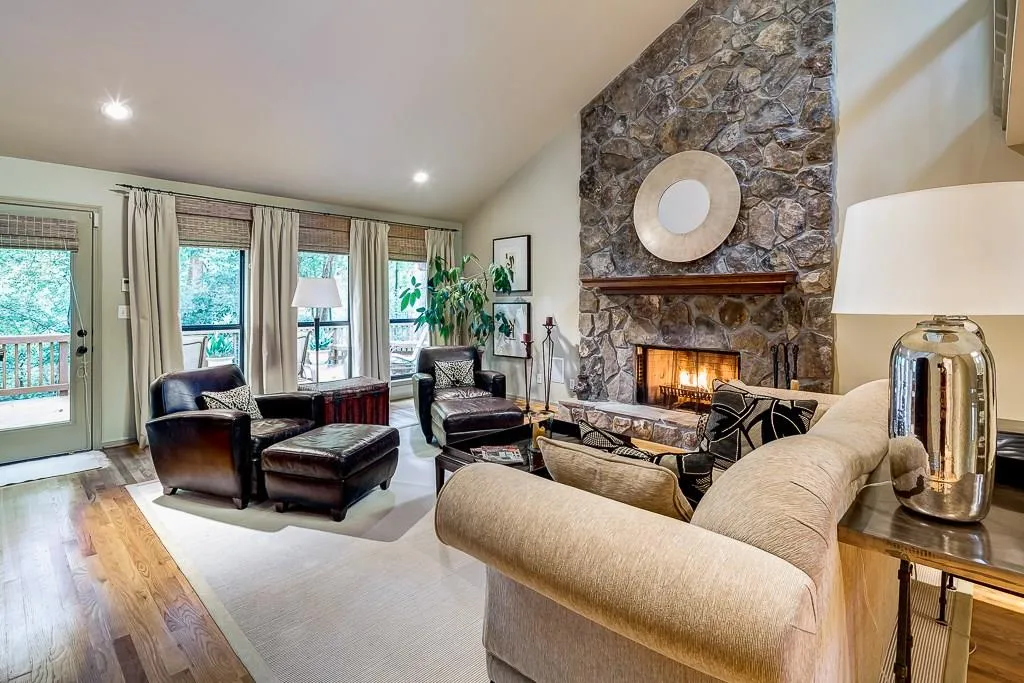 7315 Chattahoochee Bluff Drive, Sandy Springs, Georgia 30350, 4 Bedrooms Bedrooms, ,3 BathroomsBathrooms,Residential,Sold,7315 Chattahoochee Bluff Drive,5594345