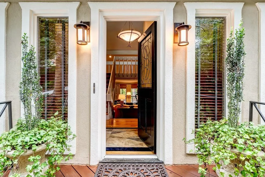 7315 Chattahoochee Bluff Drive, Sandy Springs, Georgia 30350, 4 Bedrooms Bedrooms, ,3 BathroomsBathrooms,Residential,Sold,7315 Chattahoochee Bluff Drive,5594345