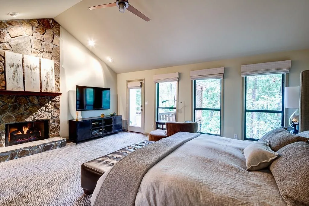 7315 Chattahoochee Bluff Drive, Sandy Springs, Georgia 30350, 4 Bedrooms Bedrooms, ,3 BathroomsBathrooms,Residential,Sold,7315 Chattahoochee Bluff Drive,5594345