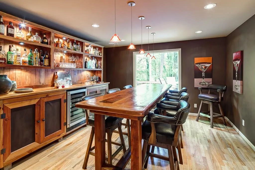 7315 Chattahoochee Bluff Drive, Sandy Springs, Georgia 30350, 4 Bedrooms Bedrooms, ,3 BathroomsBathrooms,Residential,Sold,7315 Chattahoochee Bluff Drive,5594345