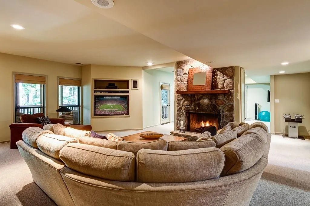 7315 Chattahoochee Bluff Drive, Sandy Springs, Georgia 30350, 4 Bedrooms Bedrooms, ,3 BathroomsBathrooms,Residential,Sold,7315 Chattahoochee Bluff Drive,5594345