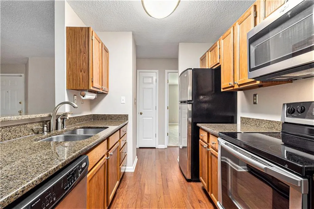 915 Garden Court Unit 915, Sandy Springs, Georgia 30328, 2 Bedrooms Bedrooms, ,2 BathroomsBathrooms,Residential,For Sale,915 Garden Court Unit 915,7699708
