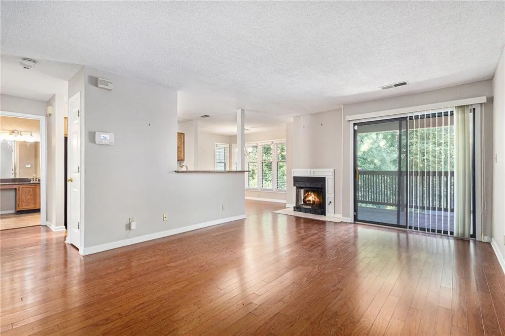 915 Garden Court Unit 915, Sandy Springs, Georgia 30328, 2 Bedrooms Bedrooms, ,2 BathroomsBathrooms,Residential,For Sale,915 Garden Court Unit 915,7699708