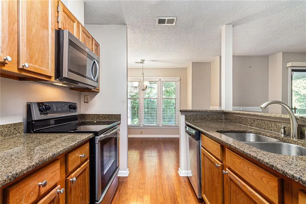 915 Garden Court Unit 915, Sandy Springs, Georgia 30328, 2 Bedrooms Bedrooms, ,2 BathroomsBathrooms,Residential,For Sale,915 Garden Court Unit 915,7699708