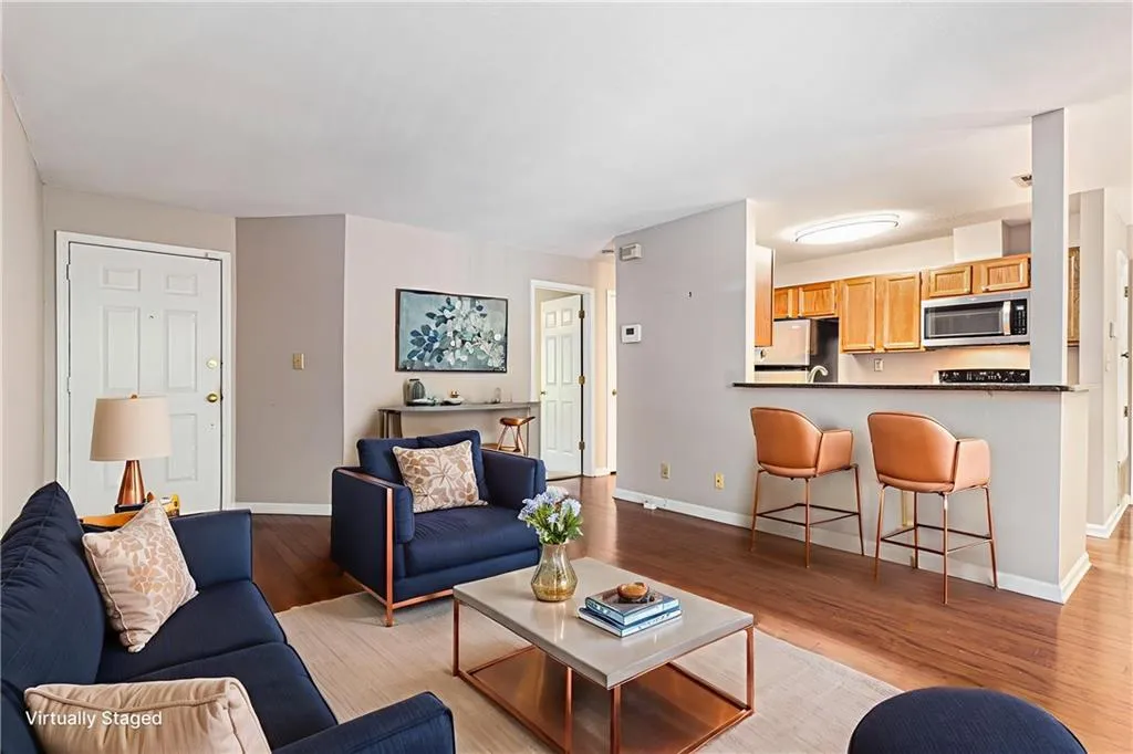 915 Garden Court Unit 915, Sandy Springs, Georgia 30328, 2 Bedrooms Bedrooms, ,2 BathroomsBathrooms,Residential,For Sale,915 Garden Court Unit 915,7699708