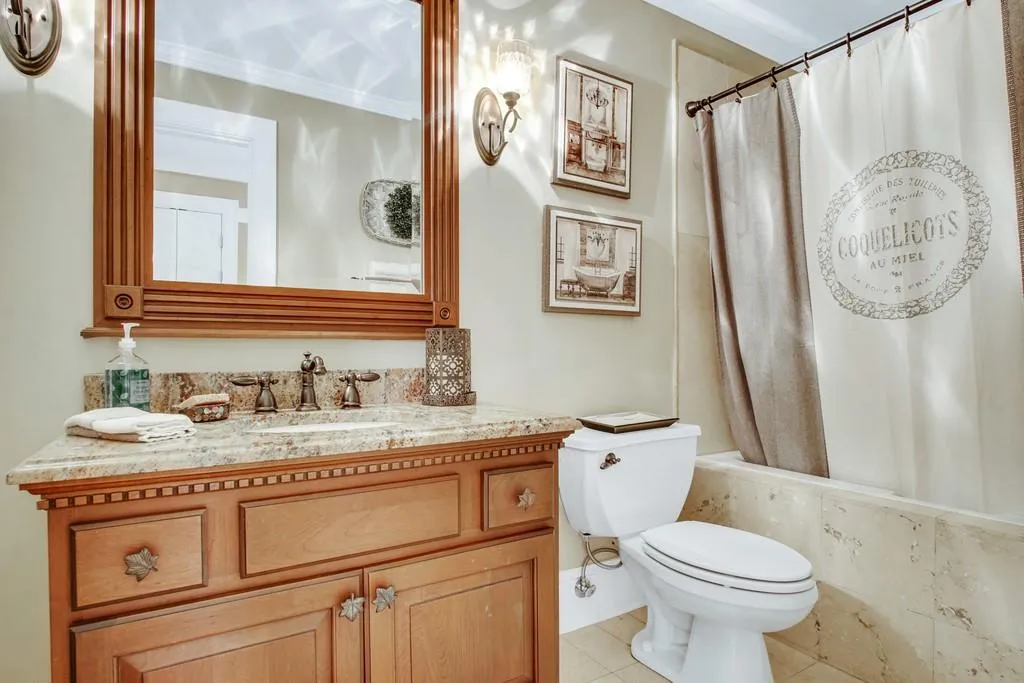 5047 Nesbit Ferry Lane, Sandy Springs, Georgia 30350, 5 Bedrooms Bedrooms, ,6 BathroomsBathrooms,Residential,Sold,5047 Nesbit Ferry Lane,6708103