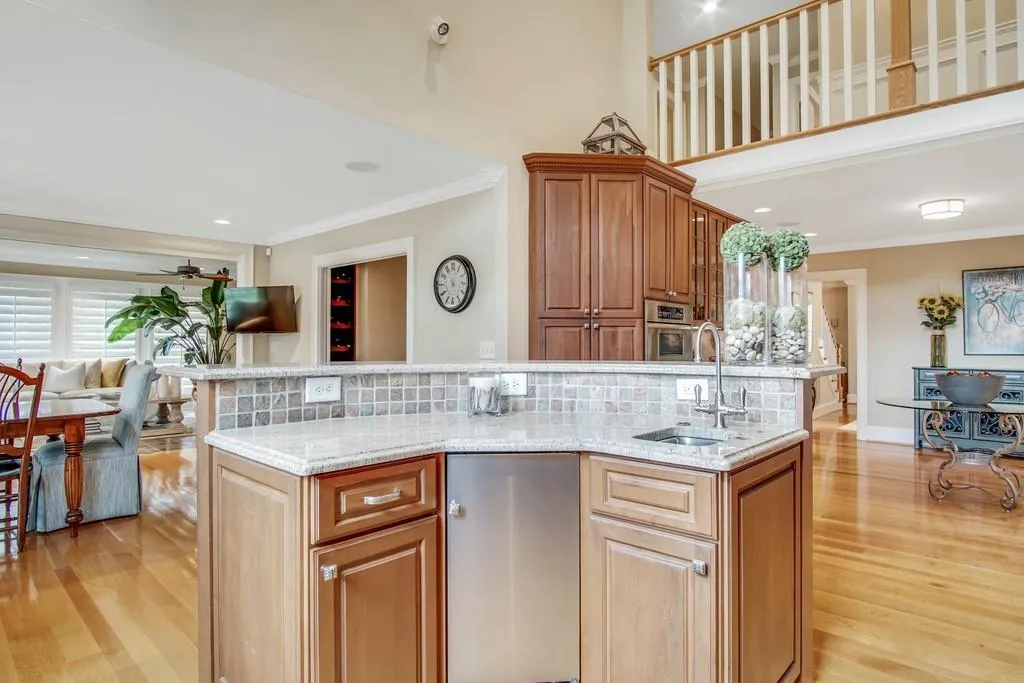 5047 Nesbit Ferry Lane, Sandy Springs, Georgia 30350, 5 Bedrooms Bedrooms, ,6 BathroomsBathrooms,Residential,Sold,5047 Nesbit Ferry Lane,6708103