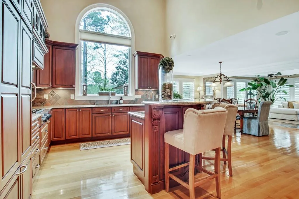 5047 Nesbit Ferry Lane, Sandy Springs, Georgia 30350, 5 Bedrooms Bedrooms, ,6 BathroomsBathrooms,Residential,Sold,5047 Nesbit Ferry Lane,6708103