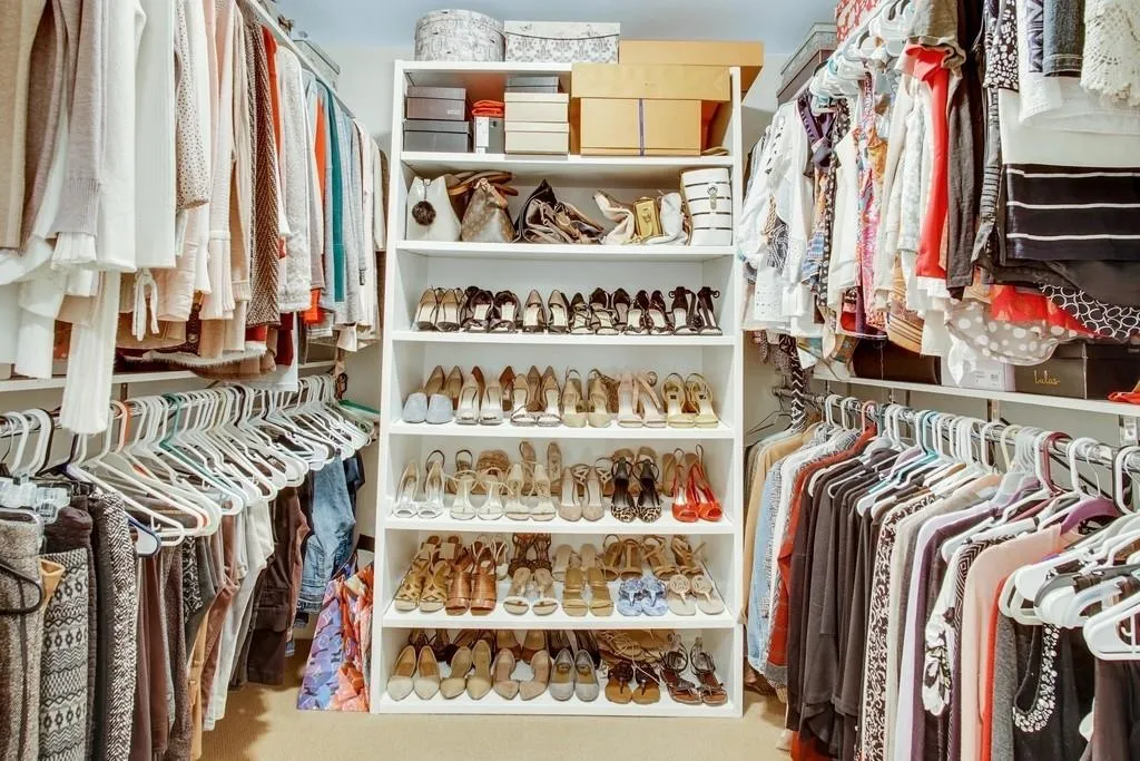 5047 Nesbit Ferry Lane, Sandy Springs, Georgia 30350, 5 Bedrooms Bedrooms, ,6 BathroomsBathrooms,Residential,Sold,5047 Nesbit Ferry Lane,6708103