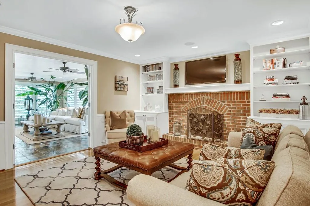 5047 Nesbit Ferry Lane, Sandy Springs, Georgia 30350, 5 Bedrooms Bedrooms, ,6 BathroomsBathrooms,Residential,Sold,5047 Nesbit Ferry Lane,6708103