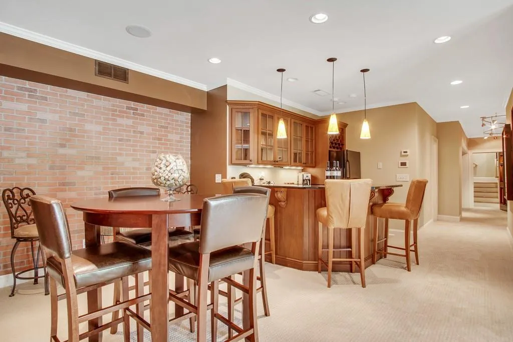 5047 Nesbit Ferry Lane, Sandy Springs, Georgia 30350, 5 Bedrooms Bedrooms, ,6 BathroomsBathrooms,Residential,Sold,5047 Nesbit Ferry Lane,6708103