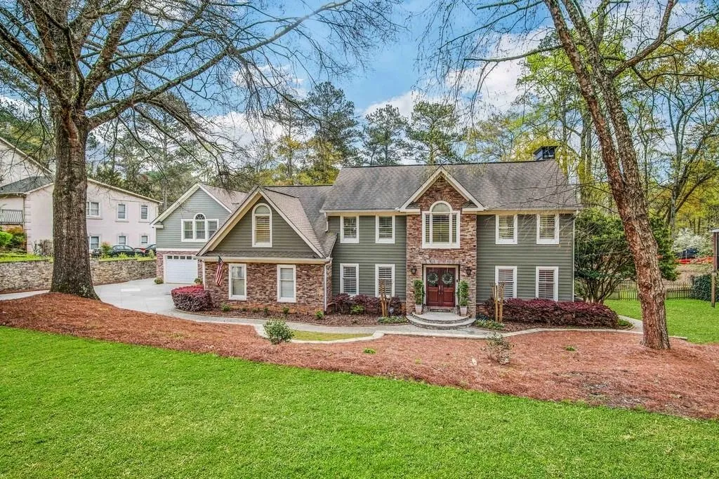 5047 Nesbit Ferry Lane, Sandy Springs, Georgia 30350, 5 Bedrooms Bedrooms, ,6 BathroomsBathrooms,Residential,Sold,5047 Nesbit Ferry Lane,6708103