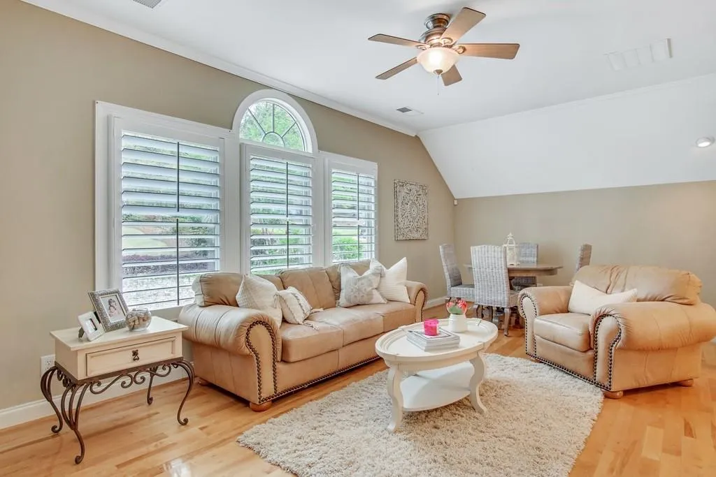 5047 Nesbit Ferry Lane, Sandy Springs, Georgia 30350, 5 Bedrooms Bedrooms, ,6 BathroomsBathrooms,Residential,Sold,5047 Nesbit Ferry Lane,6708103