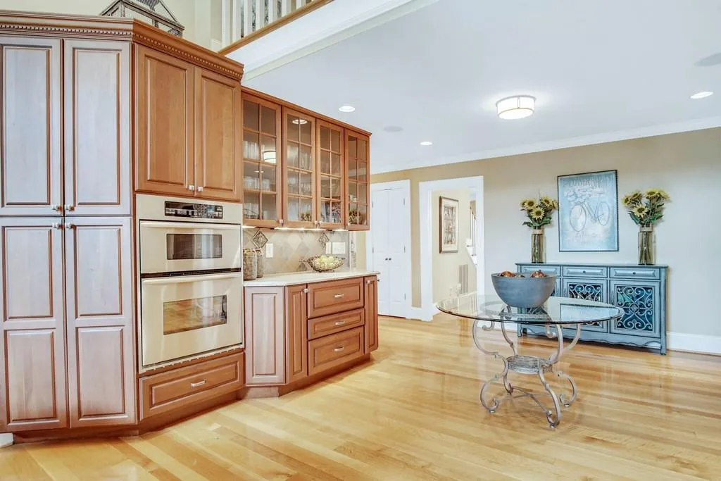 5047 Nesbit Ferry Lane, Sandy Springs, Georgia 30350, 5 Bedrooms Bedrooms, ,6 BathroomsBathrooms,Residential,Sold,5047 Nesbit Ferry Lane,6708103