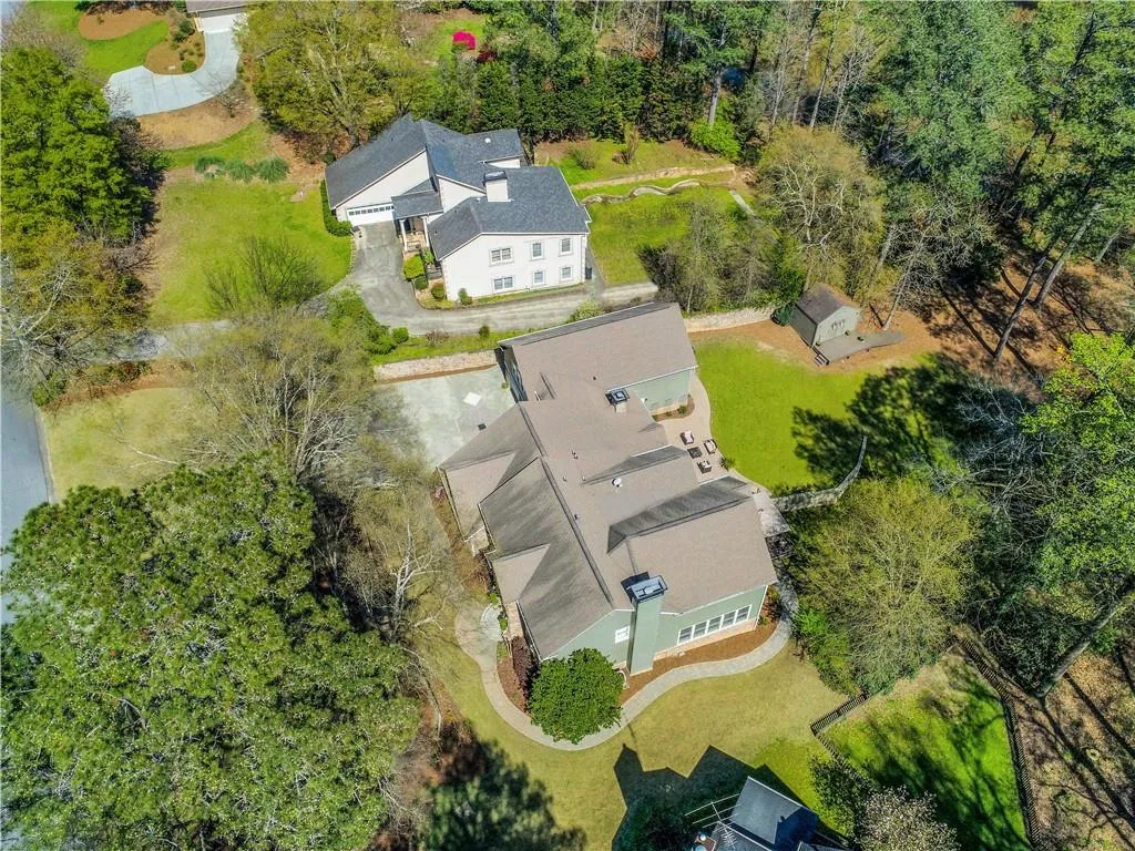 5047 Nesbit Ferry Lane, Sandy Springs, Georgia 30350, 5 Bedrooms Bedrooms, ,6 BathroomsBathrooms,Residential,Sold,5047 Nesbit Ferry Lane,6708103