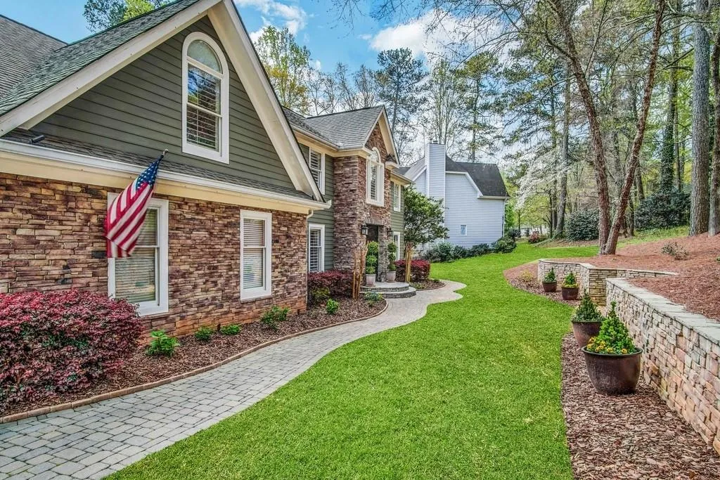 5047 Nesbit Ferry Lane, Sandy Springs, Georgia 30350, 5 Bedrooms Bedrooms, ,6 BathroomsBathrooms,Residential,Sold,5047 Nesbit Ferry Lane,6708103