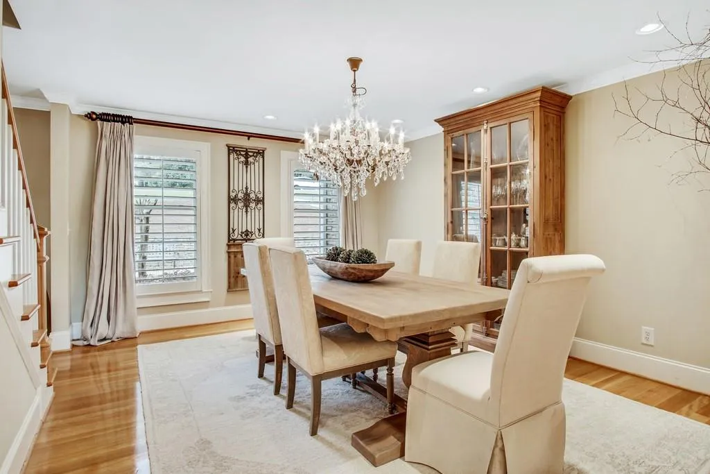 5047 Nesbit Ferry Lane, Sandy Springs, Georgia 30350, 5 Bedrooms Bedrooms, ,6 BathroomsBathrooms,Residential,Sold,5047 Nesbit Ferry Lane,6708103