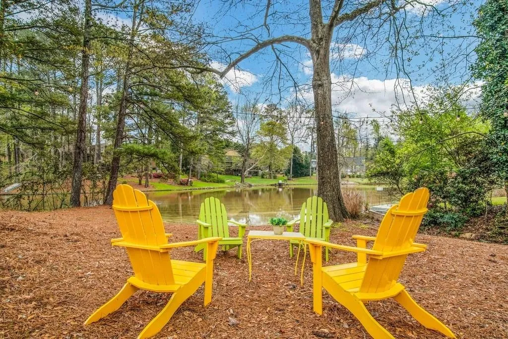 5047 Nesbit Ferry Lane, Sandy Springs, Georgia 30350, 5 Bedrooms Bedrooms, ,6 BathroomsBathrooms,Residential,Sold,5047 Nesbit Ferry Lane,6708103