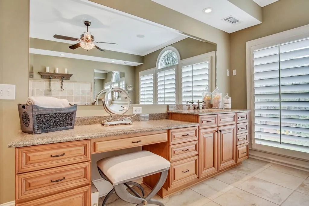 5047 Nesbit Ferry Lane, Sandy Springs, Georgia 30350, 5 Bedrooms Bedrooms, ,6 BathroomsBathrooms,Residential,Sold,5047 Nesbit Ferry Lane,6708103