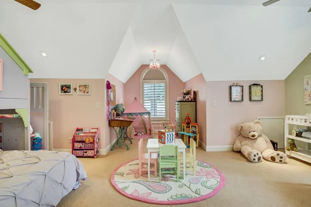 5047 Nesbit Ferry Lane, Sandy Springs, Georgia 30350, 5 Bedrooms Bedrooms, ,6 BathroomsBathrooms,Residential,Sold,5047 Nesbit Ferry Lane,6708103