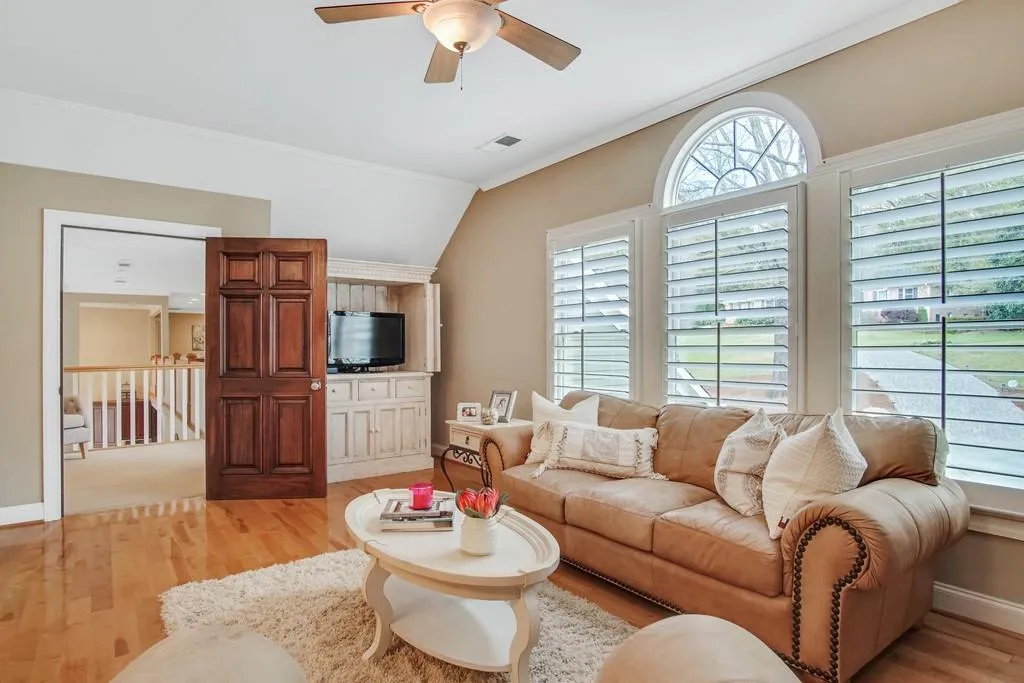 5047 Nesbit Ferry Lane, Sandy Springs, Georgia 30350, 5 Bedrooms Bedrooms, ,6 BathroomsBathrooms,Residential,Sold,5047 Nesbit Ferry Lane,6708103